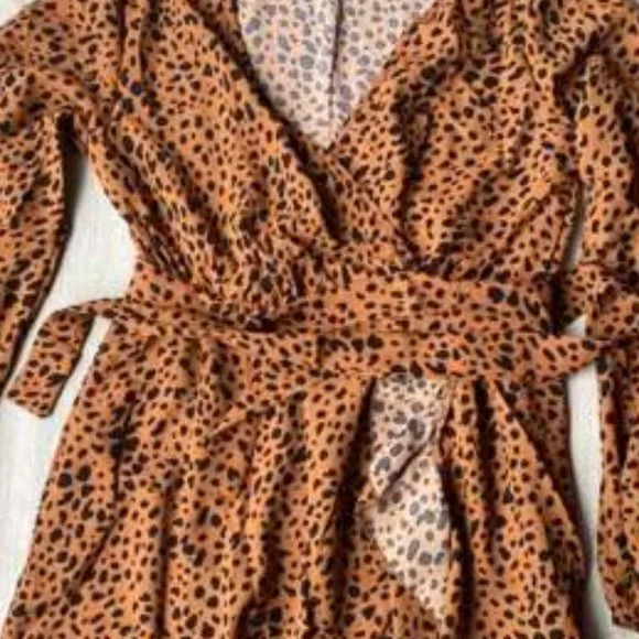 Dalmatian print ruffle hem wrap belted dress - Picture 7 of 7